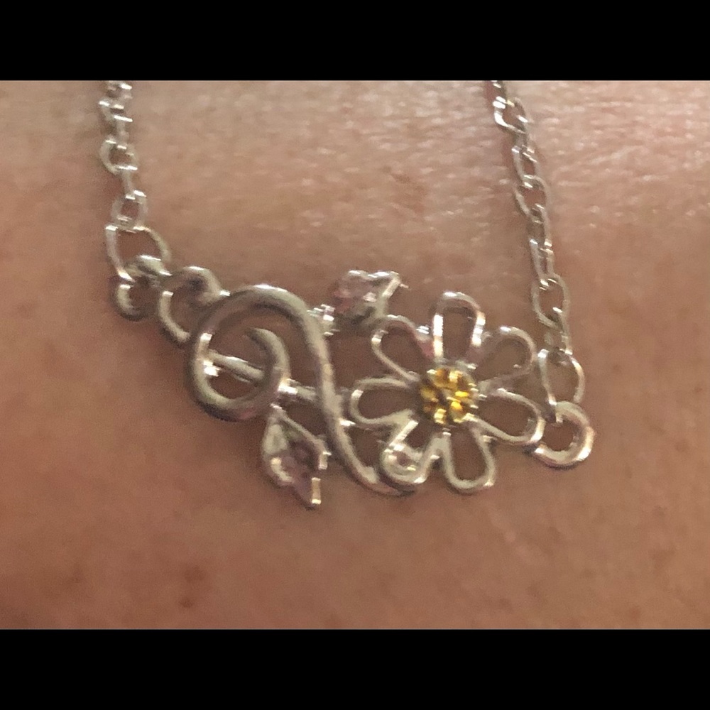 Daisy flower bracelet